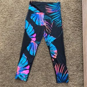 VS Pink Ultimate Crop legging